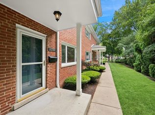 1744 Linneman St, Glenview, IL 60025
