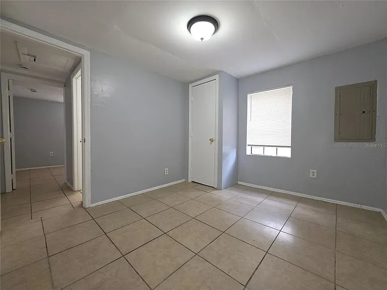 502 SE 9th St — Photo 6