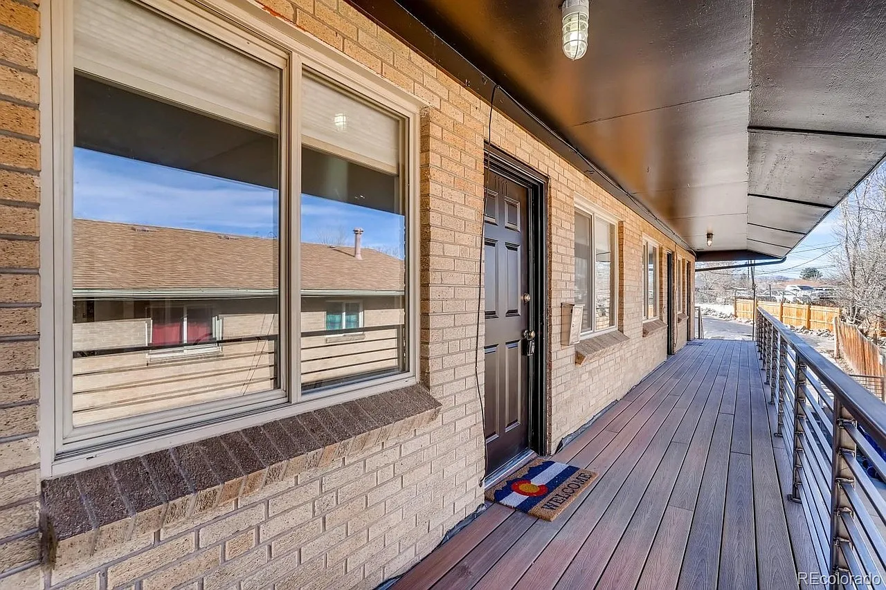 2 bed, 850 sqft, $1,645 — Photo 1