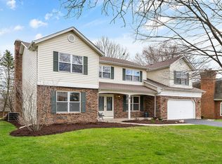 6 Dorchester Ct, Sugar Grove, IL 60554