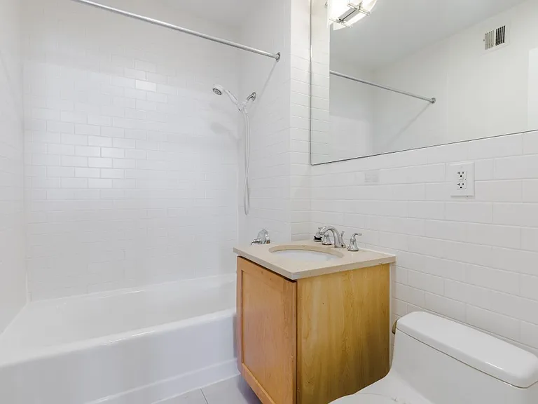 150 Clermont Ave #5R — Photo 7