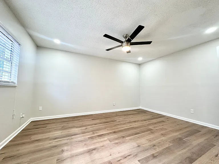 526 S Eola Dr — Photo 23