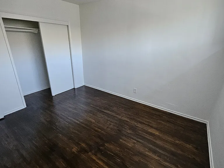 1219 N Ardmore Ave #7 — Photo 5