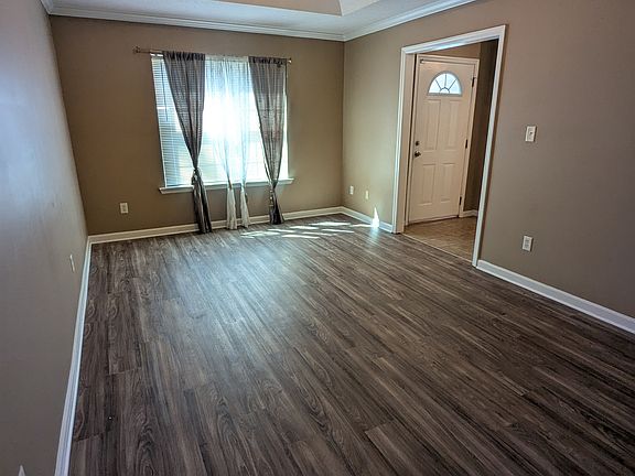 3rd image of 1812 Chestnut Dr