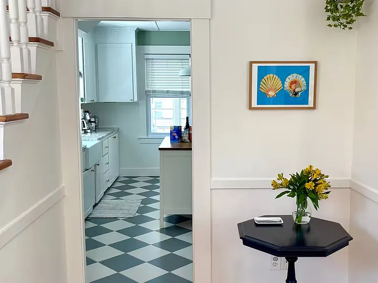 4 Apthorp Ave — Photo 6
