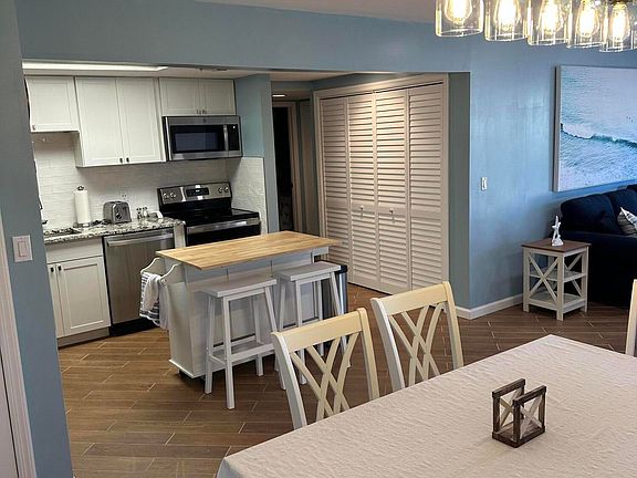 5th image of 2108 Central Ave #2