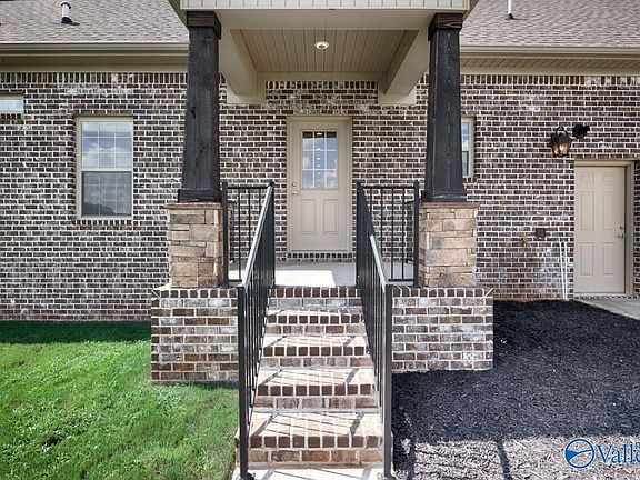 5th image of 212 Idle Creek Dr