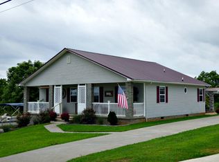 1119 Hill St, Dandridge, TN 37725