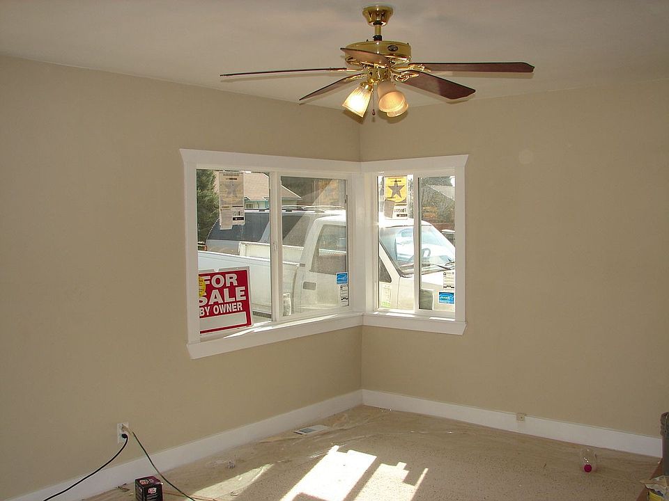 2nd image of 3002 Unander Ave