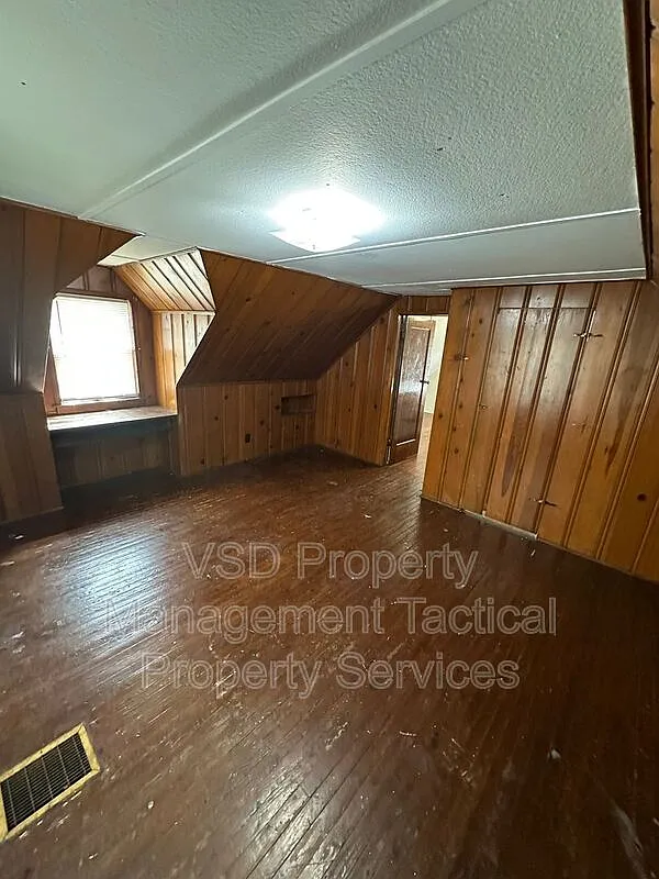 3 bed, 1.5 bath, 1152 sqft, $1,395 — Photo 4