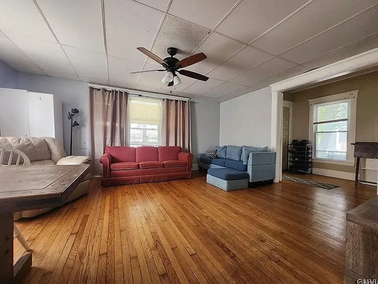 718 Clarendon St #1 — Photo 3