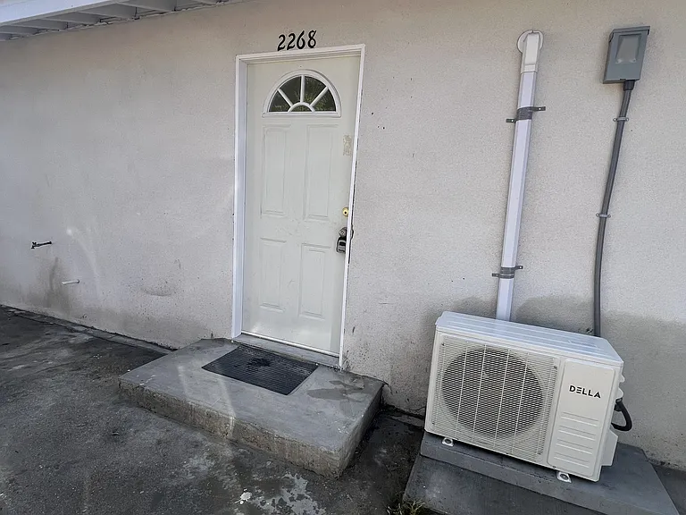 2268 Inez St — Photo 4