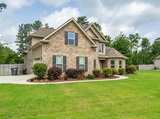 137 Delenn Dr, Lizella, GA