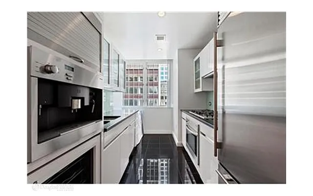 Rented by Douglas Elliman | media 15