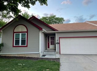 901 Sky Ridge Dr, Madison, WI 53719