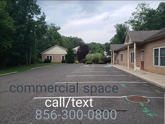 Great space for storage or small office, medical office or professional office. Great rental terms in Winslow for your business