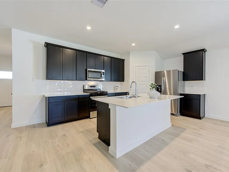 8038 Tropea Dr — Photo 12