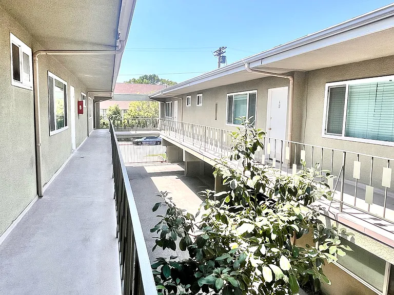 2835 Nina St #11 — Photo 2