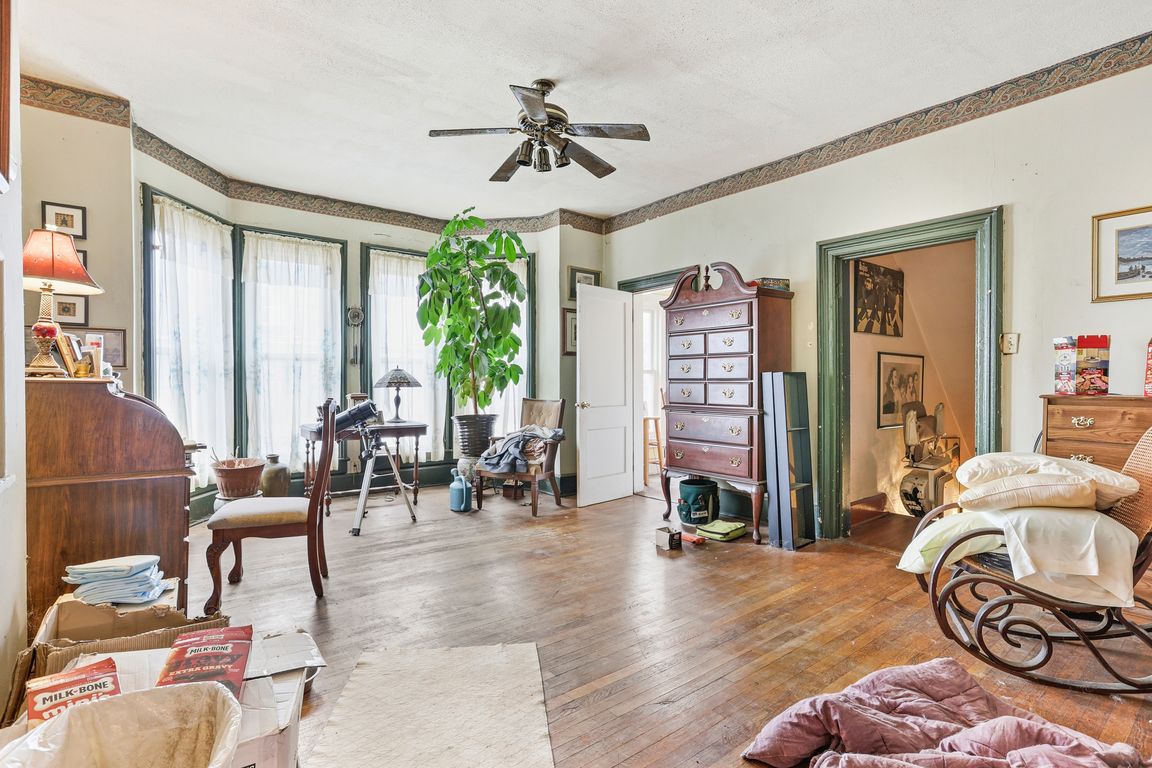 next background image