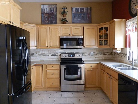 3rd image of 5281 Empress Dr