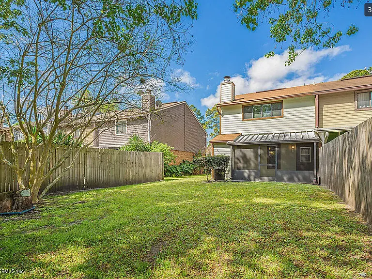 11211 Windtree Dr E — Photo 28