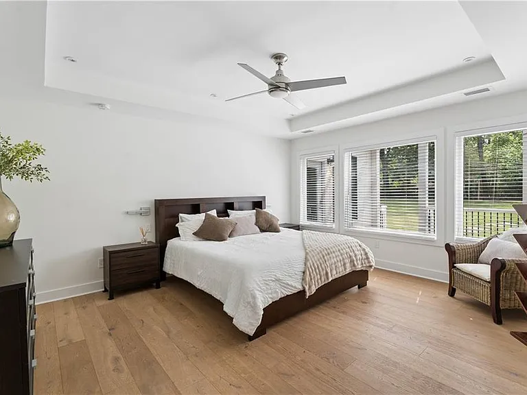 4130 Lower Roswell Rd — Photo 12