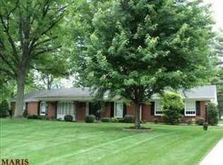 1863 Candlewick Dr, Saint Louis, MO 63131