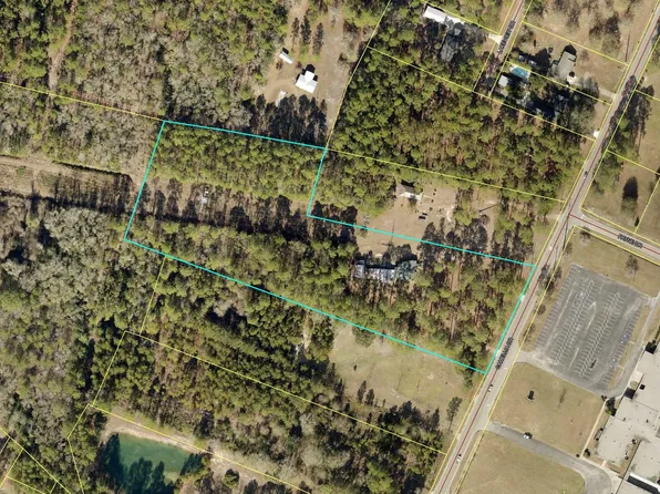 1275 Camellia Dr, Pembroke, GA 31321