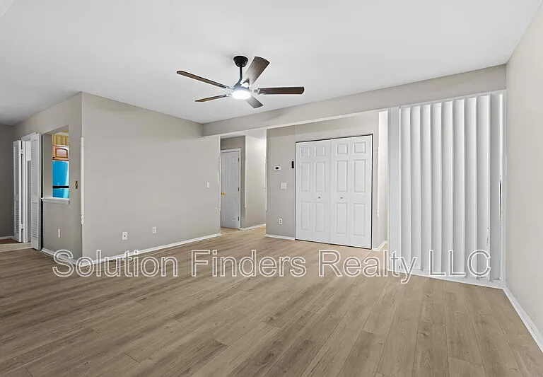 211 Crocker Dr #1 — Photo 6