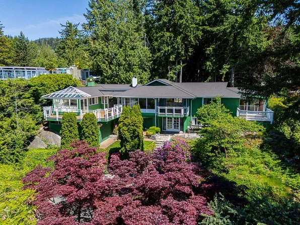 4415 Woodcrest Rd, West Vancouver, BC V7S 2W2