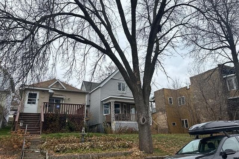 2nd image of 2407 W 6th St