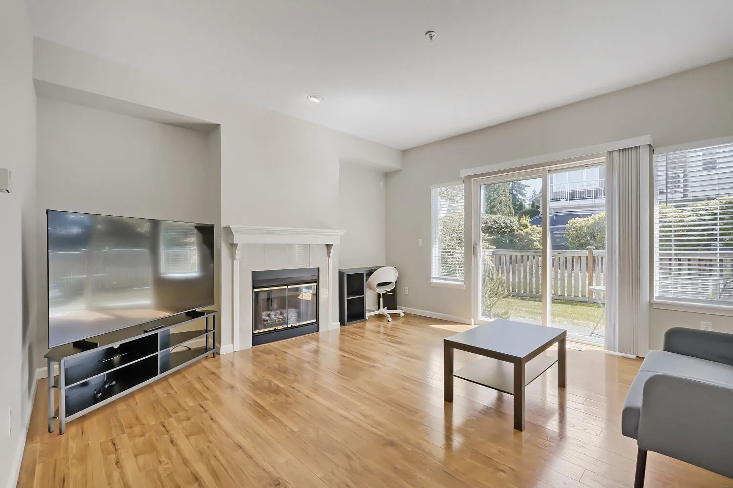 2 bed, 2.5 bath, 1101 sqft, $3,300 — Photo 4