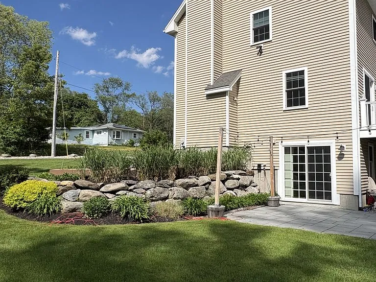 6 Dickson Ave — Photo 29