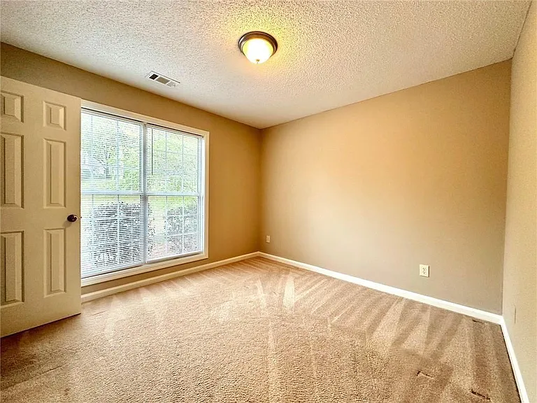 7080 Shady Oak Ln — Photo 15