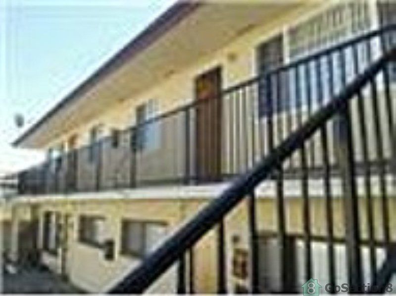 2nd image of 9440 Flower St