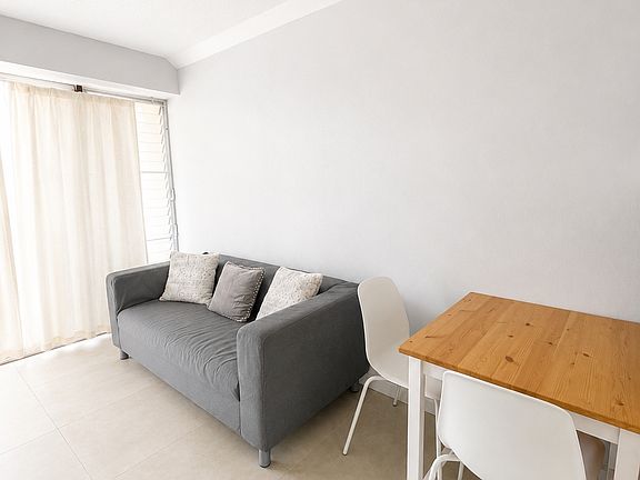 2nd image of 72 Calle Las Frst #3