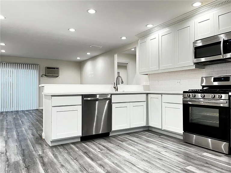 7631 Amazon Dr — Photo 5