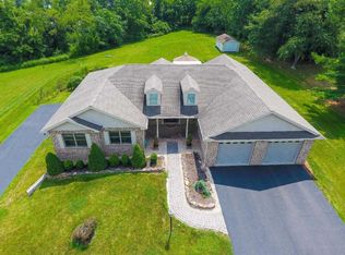 223 Schoolhouse Rd, Pottstown, PA 19465