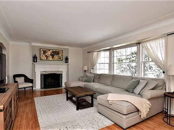 4th image of 18128 Scottsdale Blvd