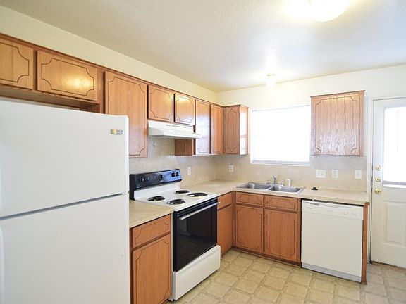 3rd image of 4003 Madison Dr APT B