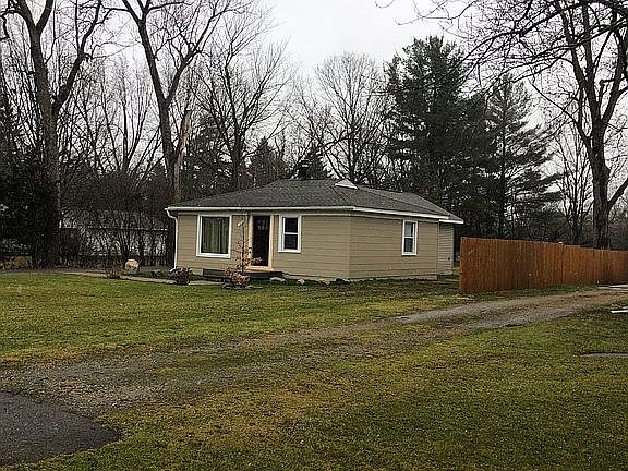 2nd image of 34911 Rhonswood Dr