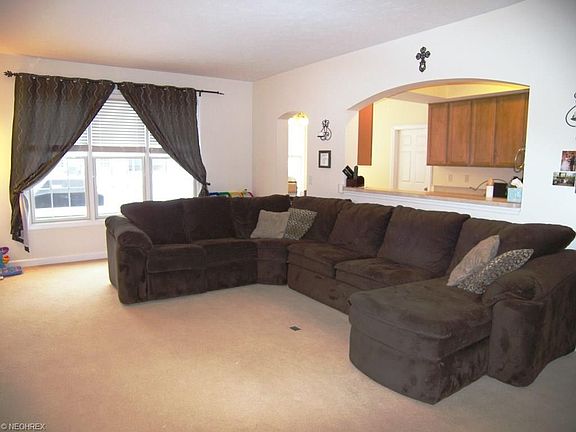 3rd image of 29548 N Village Ln