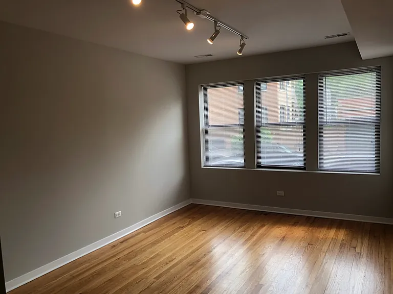 2440 W North Shore Ave #2 — Photo 9