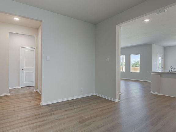 Hennersby Hollow - Placid Interior Image 5