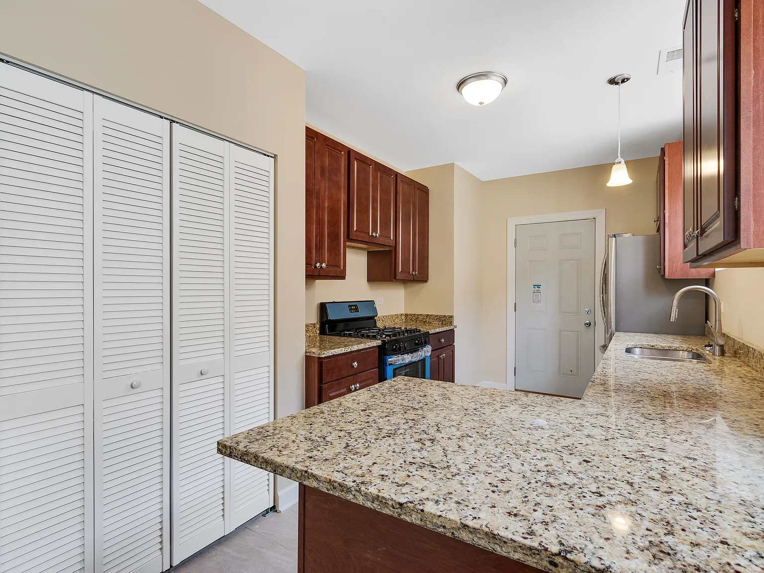 2 bed, 1482 sqft, $1,650 — Photo 4