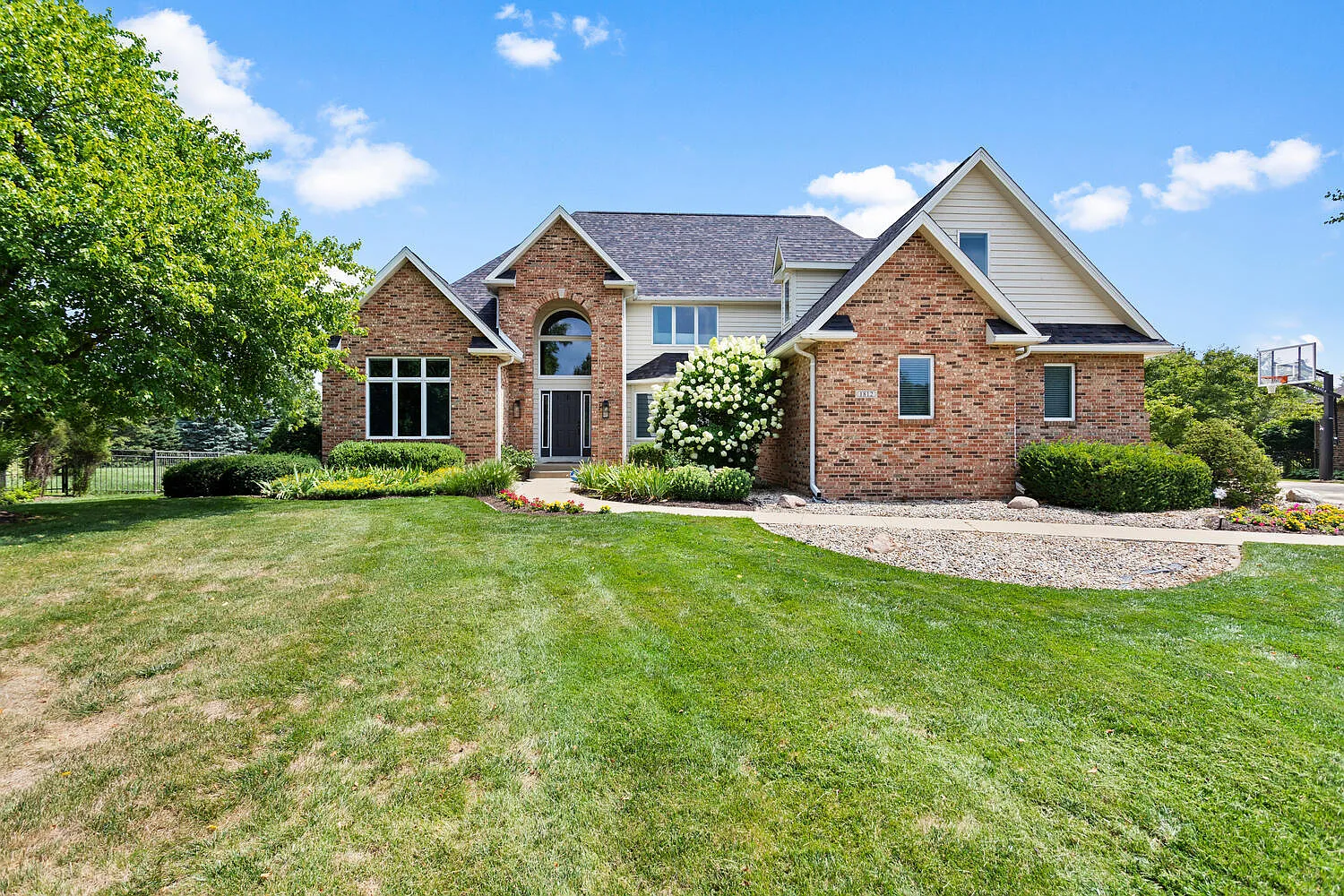 1812 Kensington Knoll Dr photo 1