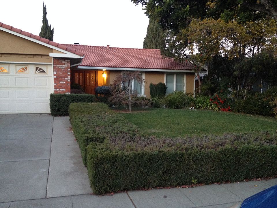 1st image of 949 Bermuda Ct