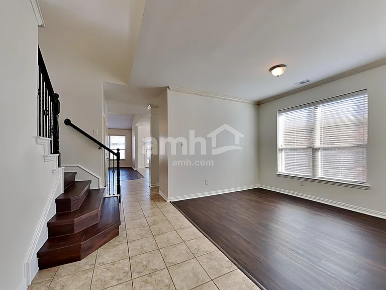 813 Lovebird Ln — Photo 9