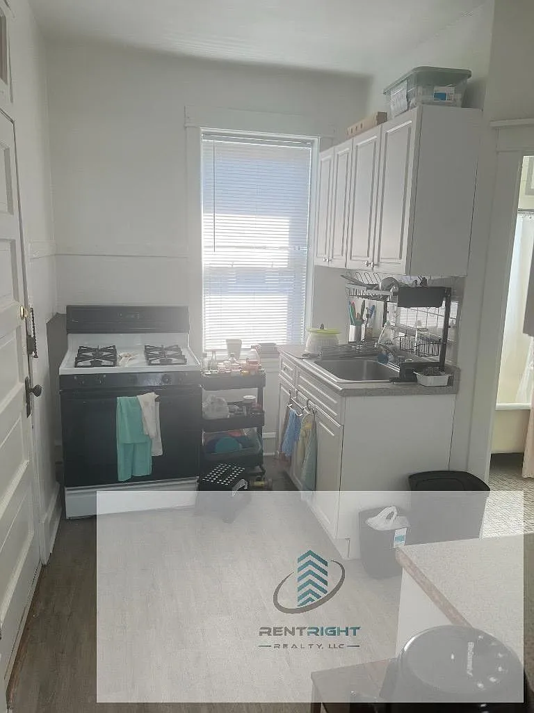 1 bed, 1.0 bath, 750 sqft, $1,500 — Photo 2