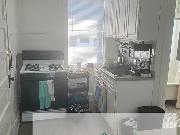 2nd image of 4846-52 W Hutchinson St #4846-1B